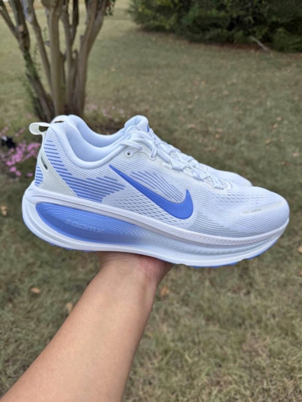 Nike Vomero 18 Running Shoes Womens size 10.5